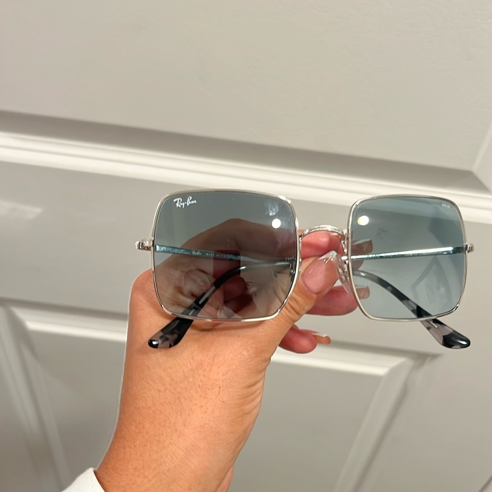 Ray ban sun glasses